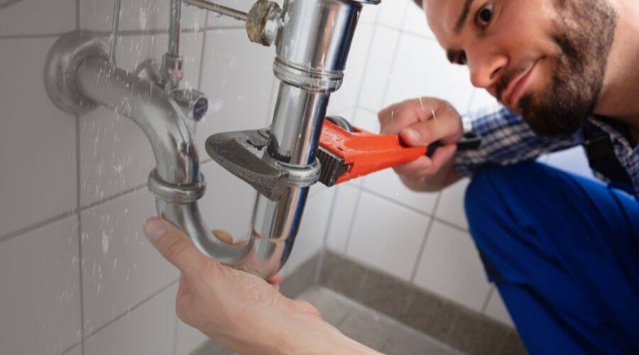 Local expert plumbing services in De Pere, WI